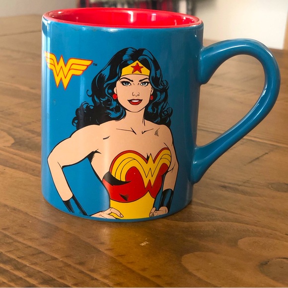 DC Comics Wonder Woman Mug ~ NWOT - Picture 2 of 4
